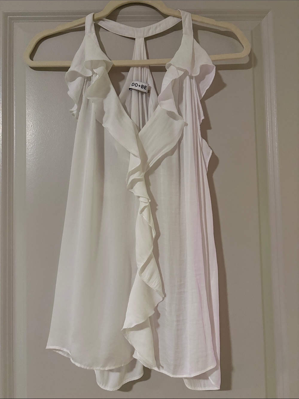 DO+BE White Ruffled V-Neck Sleeveless Camisole